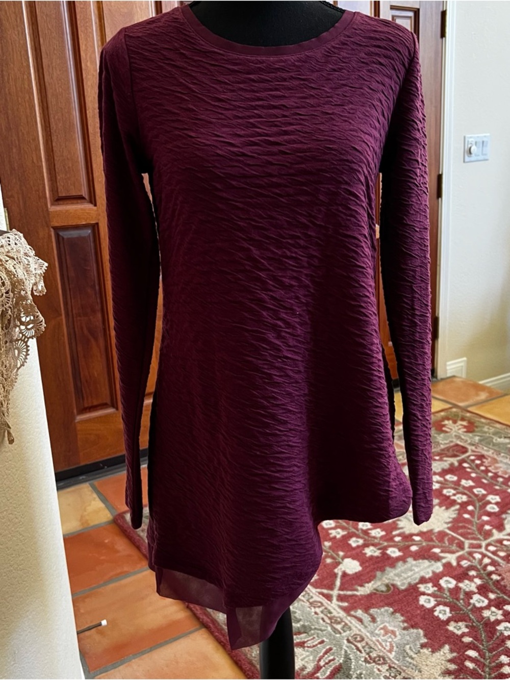 Simply Vera Womens Long Sleeve Short Front Long Back Layered Shirt Burgundy S
